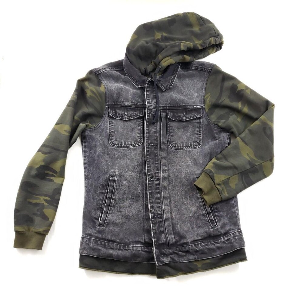 PULL & BEAR Mens denim jacket, hooded,  Long jersey sleeves in camo.